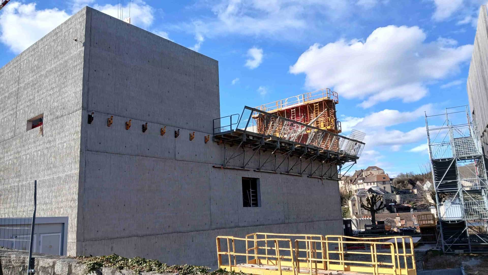Visite de chantier de l’extension de la Cité Internationale de la Tapisserie à Aubusson (23) avec l’entreprise CHAPTARD